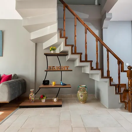 Bright Apartmanhotel *