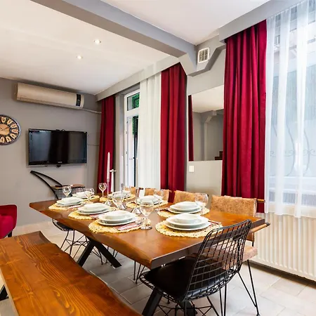 Bright Aparthotel