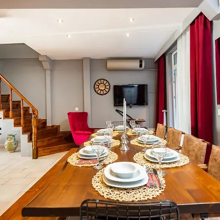 Bright Aparthotel *