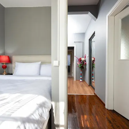 Aparthotel Bright *